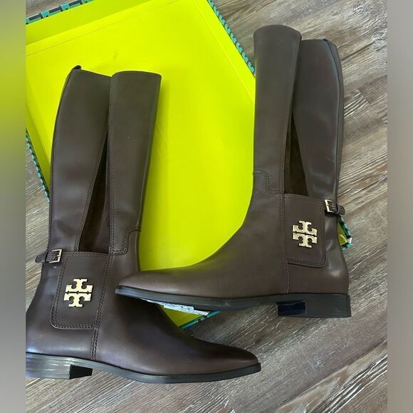 Tory Burch Boots with gold metal logo - Picture 7 of 7